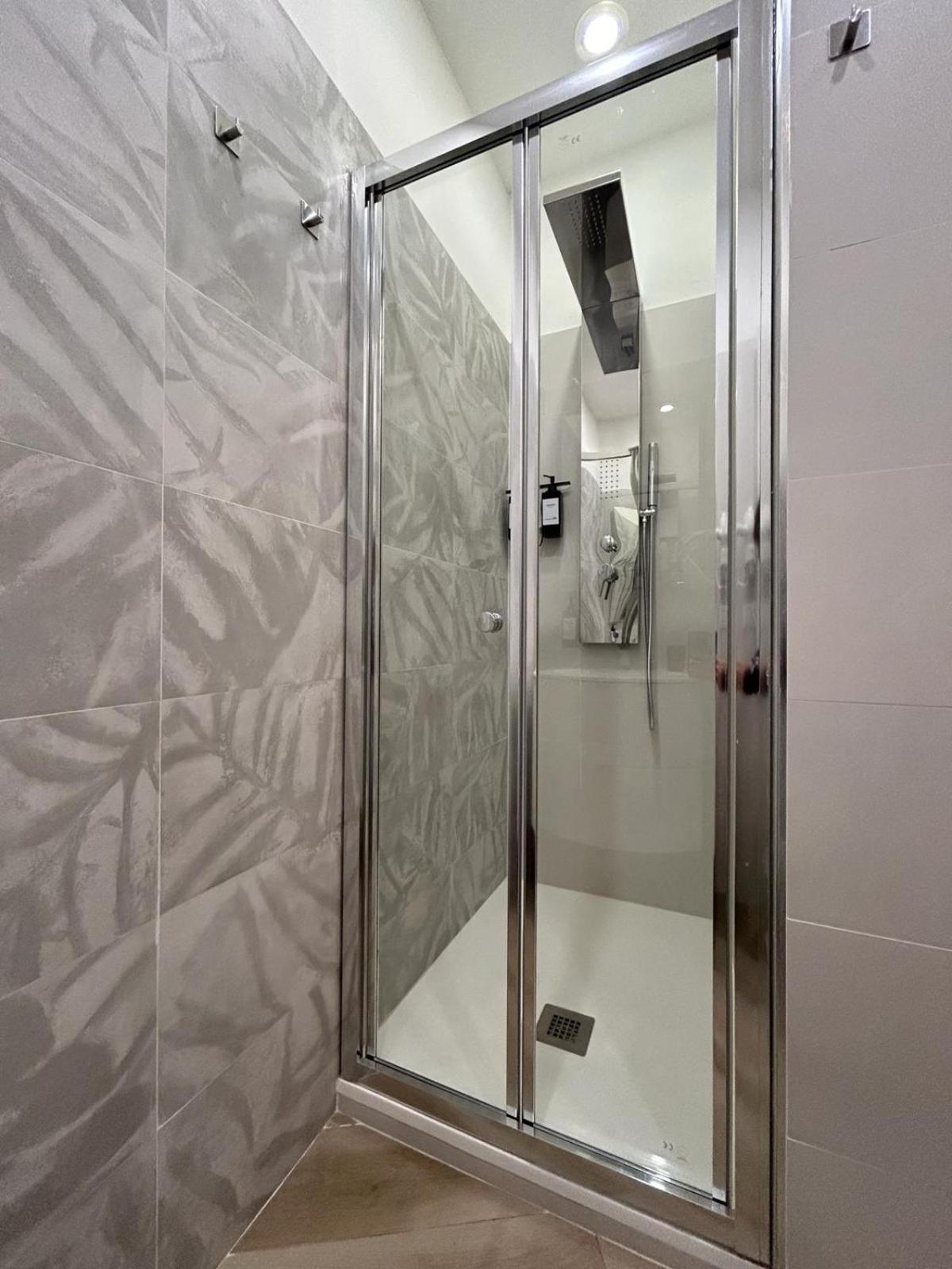 Modern Apartments Mm3 Afforifn Only 15 Min From Duomo Milan Luaran gambar